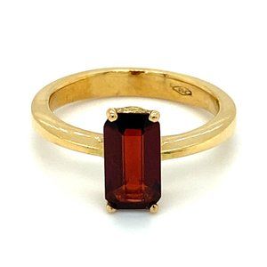 Pyrope Garnet 1.60ct Solid 18K Yellow Gold Ring